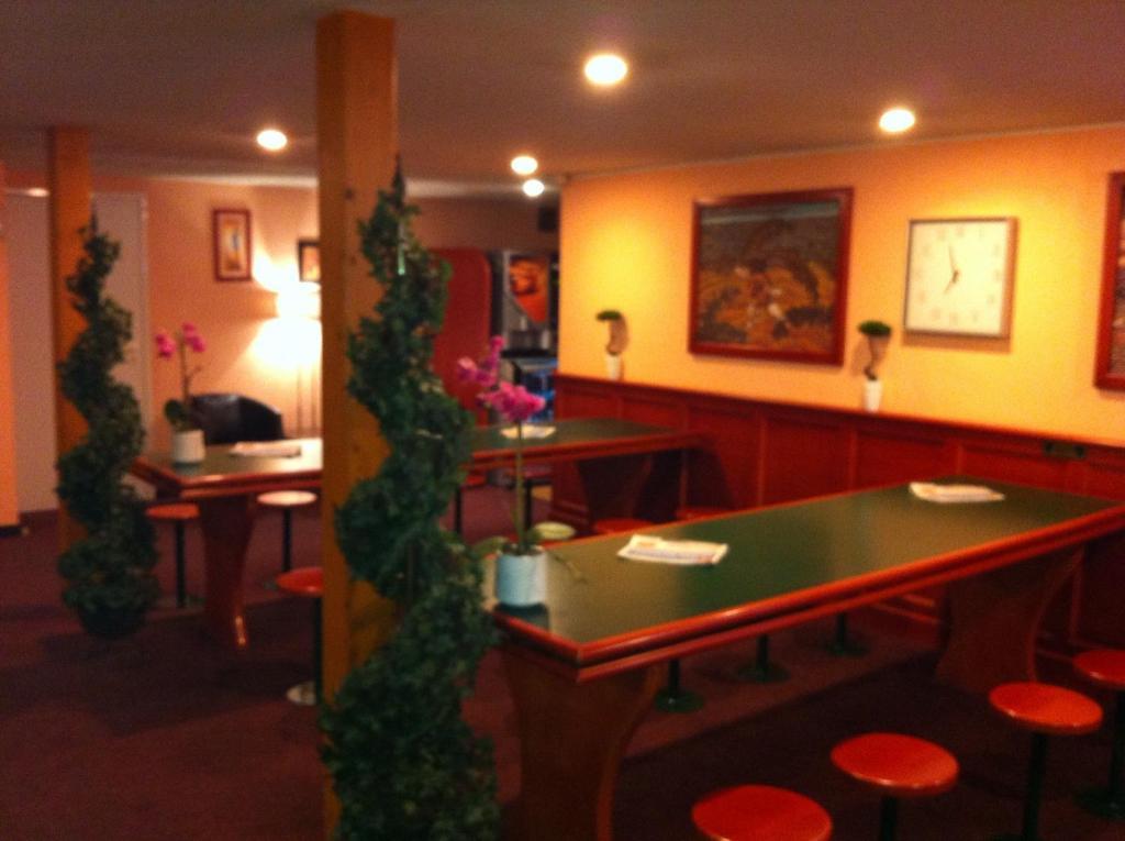 诺耶勒斯戈达 Quick Palace酒店 外观 照片